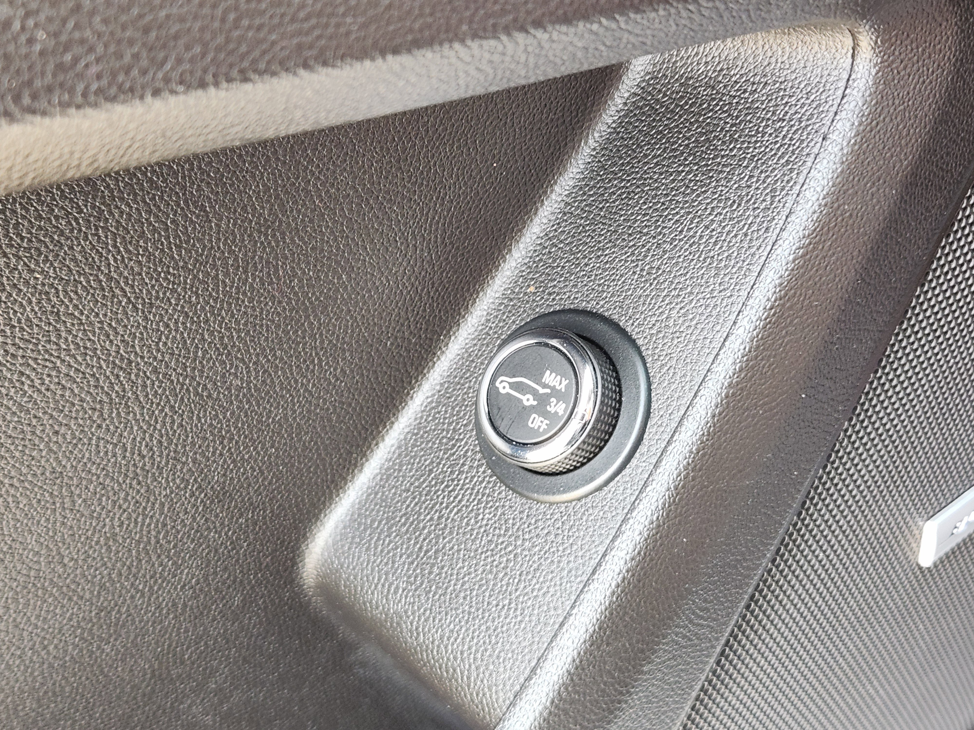 Used 2019 Chevrolet Traverse Premier w/ Driver Confidence II Package image 30