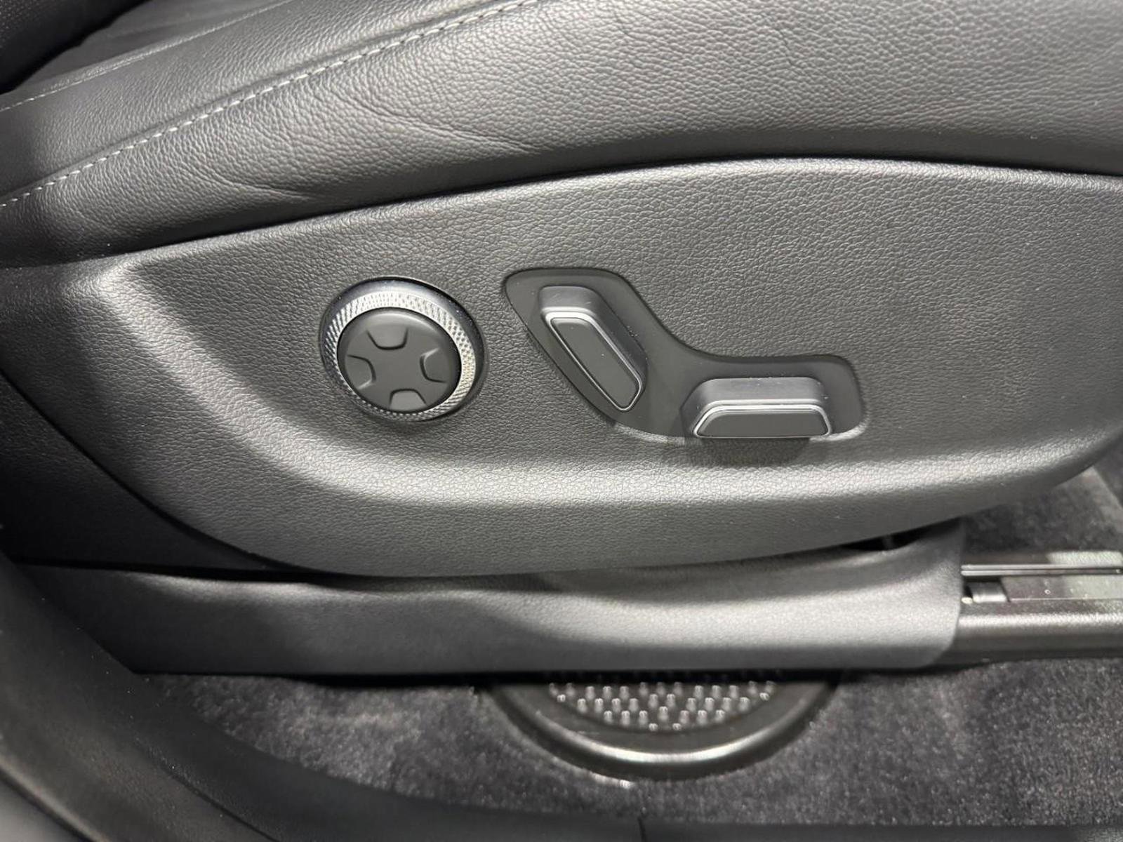 Used 2025 Genesis GV80 2.5T Standard image 19