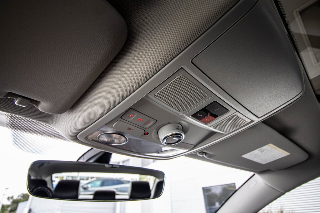 Used 2018 Volkswagen Passat 2.0T SE image 38