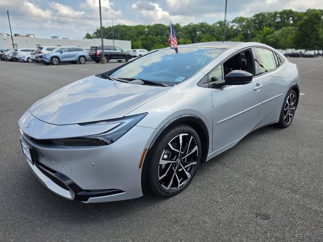 Used 2024 Toyota Prius Prime Premium w/ Advanced Technology Package FWD image 3