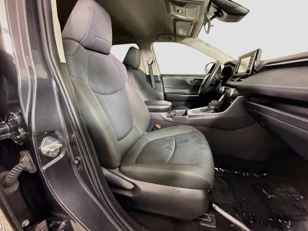 Certified 2022 Toyota RAV4 LE AWD/4WD image 30