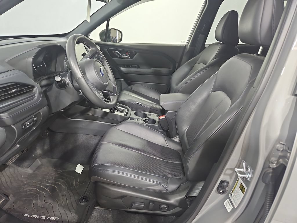 Used 2025 Subaru Forester Limited AWD/4WD image 11