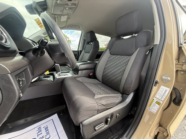 Used 2020 Toyota Tundra SR5 w/ SR5 Convenience Package AWD/4WD image 9