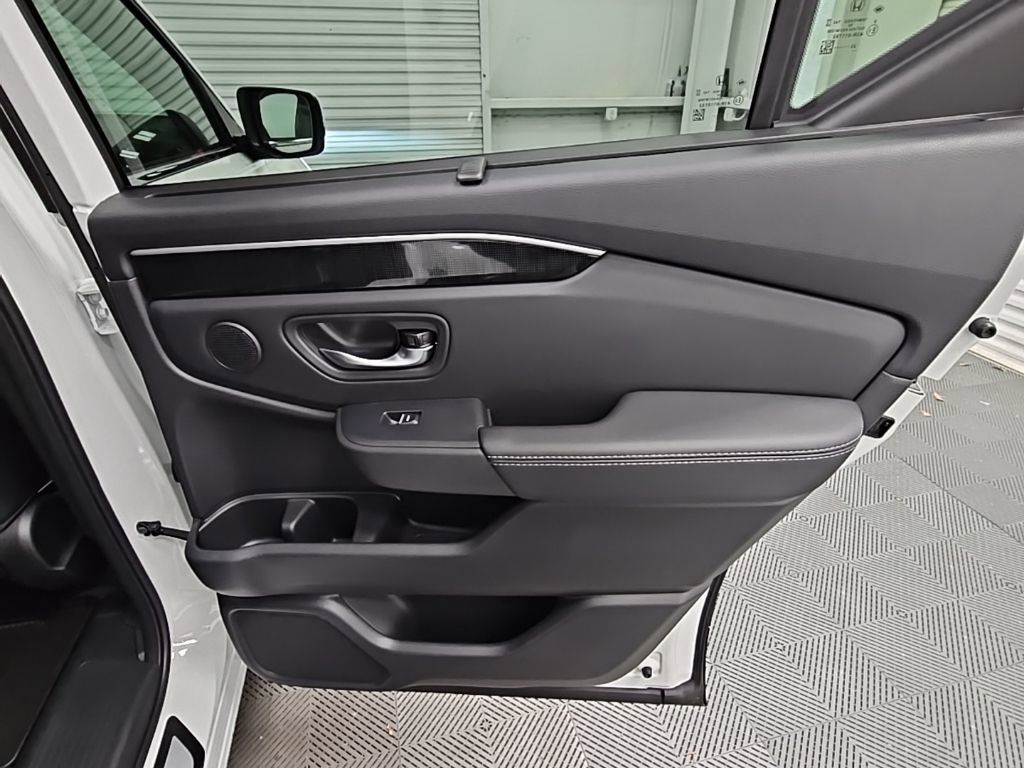 New 2025 Honda Pilot Elite image 40