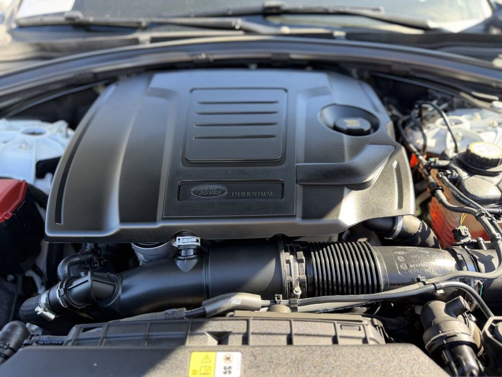 Used 2022 Land Rover Range Rover Velar R-Dynamic S image 32