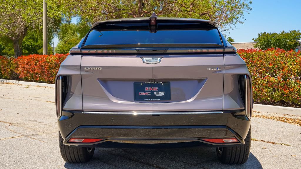 Used 2025 Cadillac Lyriq Luxury image 11