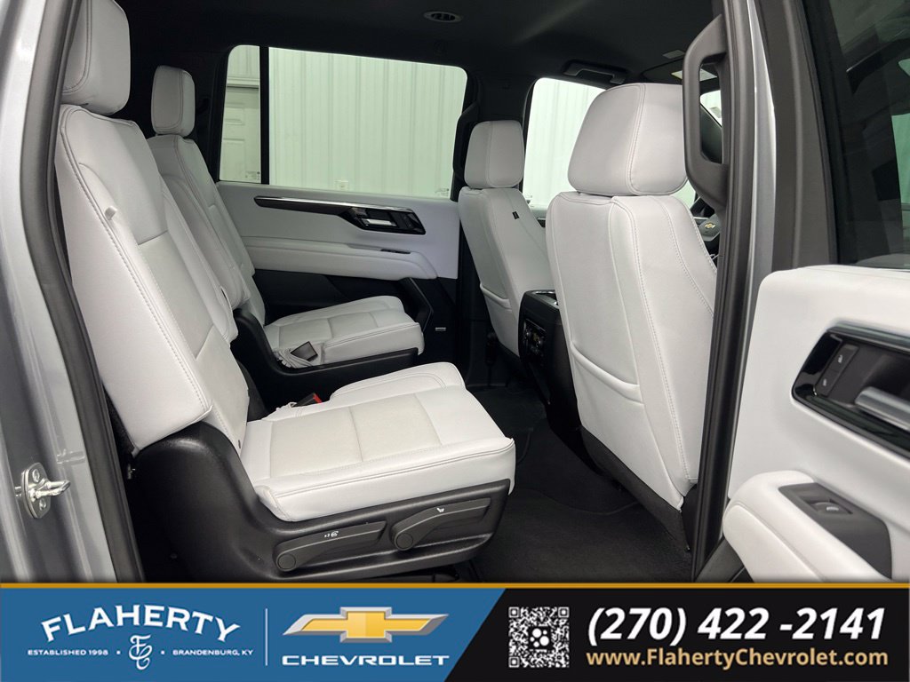 Used 2026 Chevrolet Suburban Premier AWD/4WD image 13