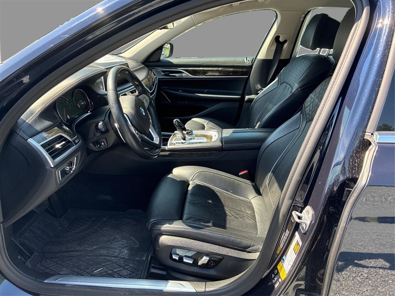 Used 2019 BMW 740i xDrive w/ Executive Package AWD/4WD image 13