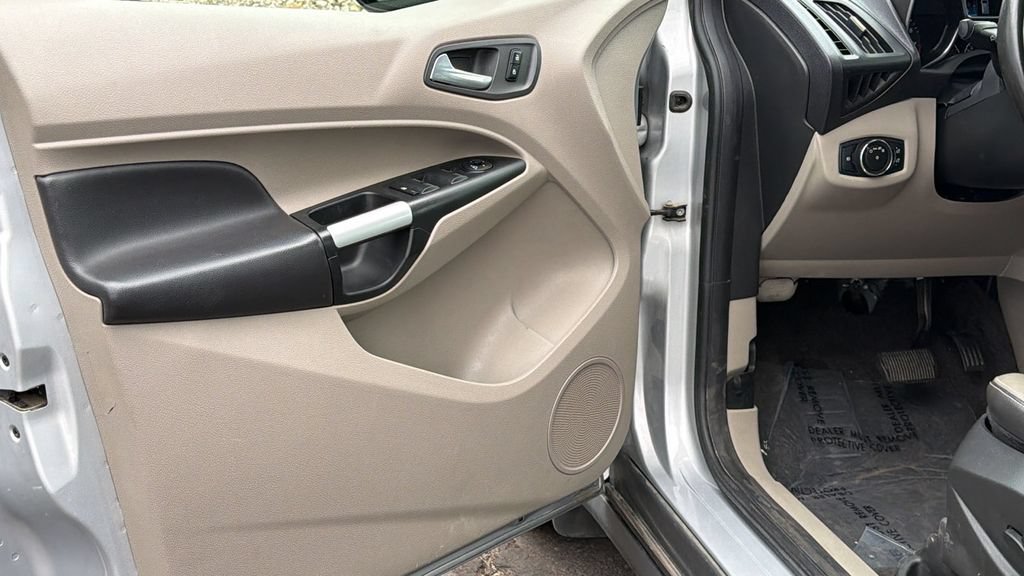 Used 2018 Ford Transit Connect Titanium FWD image 23