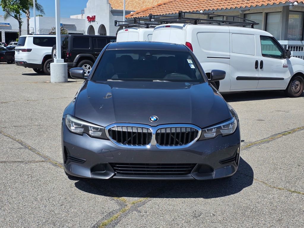 Used 2020 BMW 330i Sedan w/ Driving Assistance Package RWD image 2