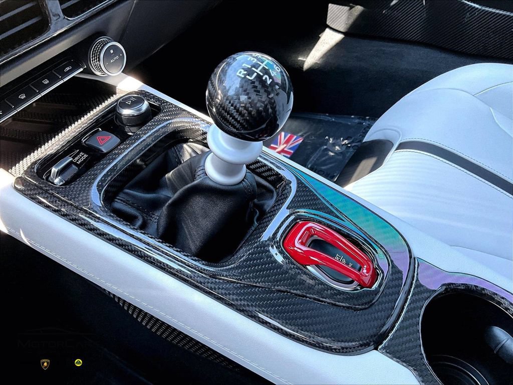 Used 2025 Lotus Emira RWD image 15