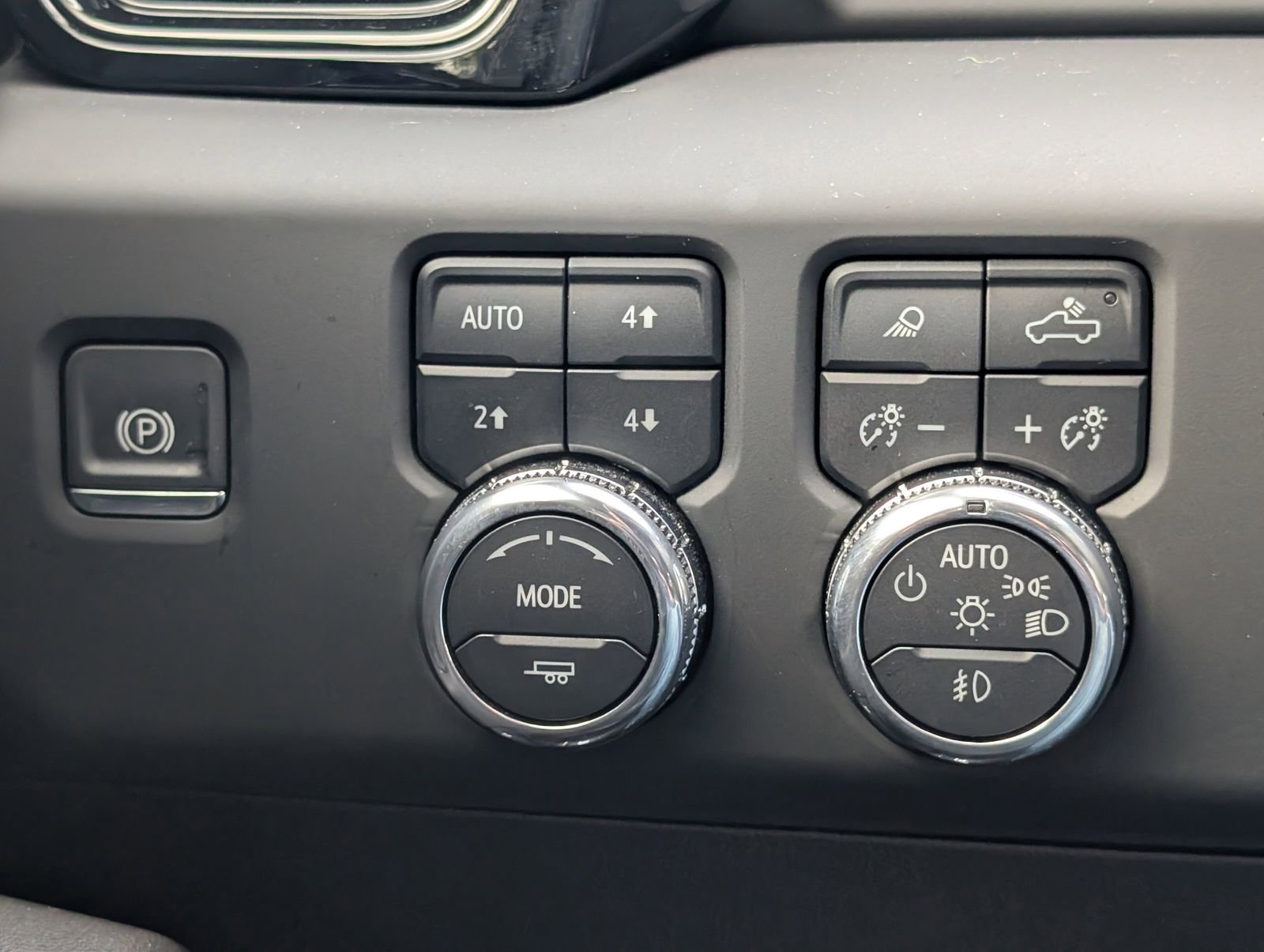 Certified 2025 GMC Sierra 2500 AT4 image 7