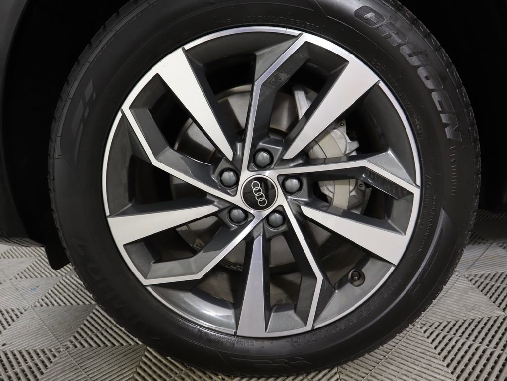 Certified 2025 Audi Q5 2.0T Premium Plus w/ Premium Plus Package image 34