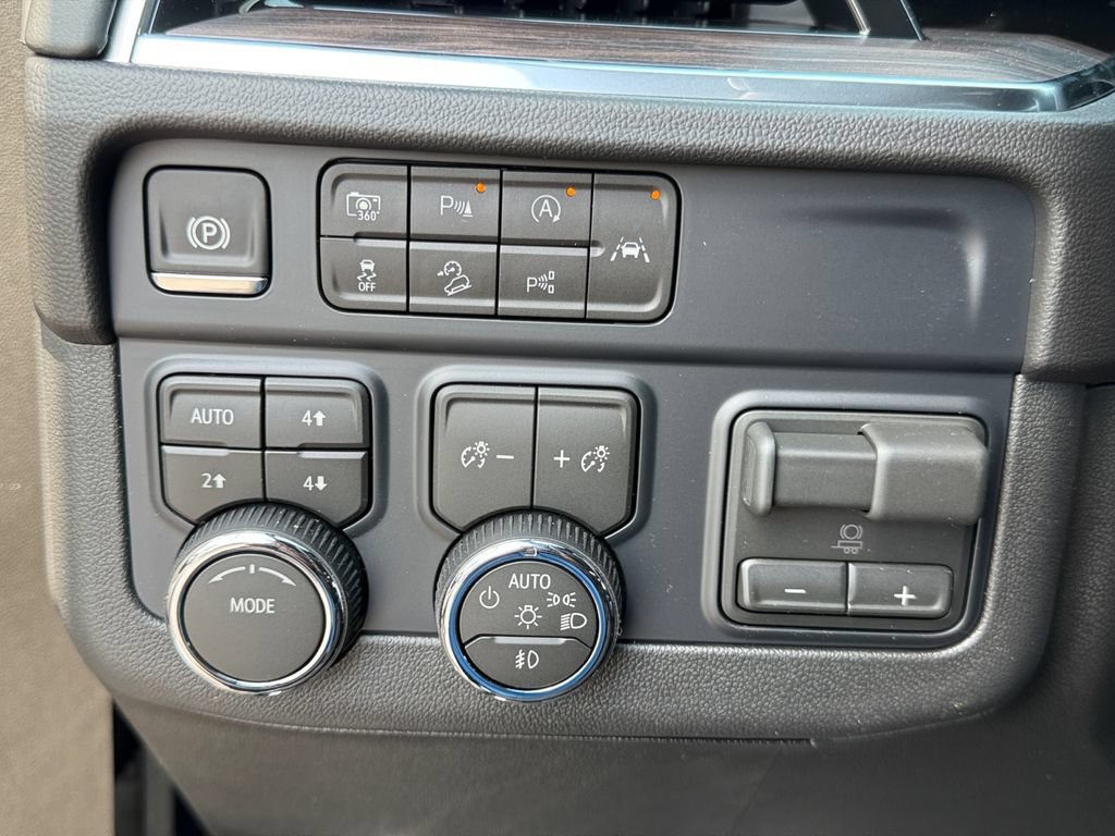 New 2026 Chevrolet Tahoe LT w/ Comfort Package AWD/4WD image 22