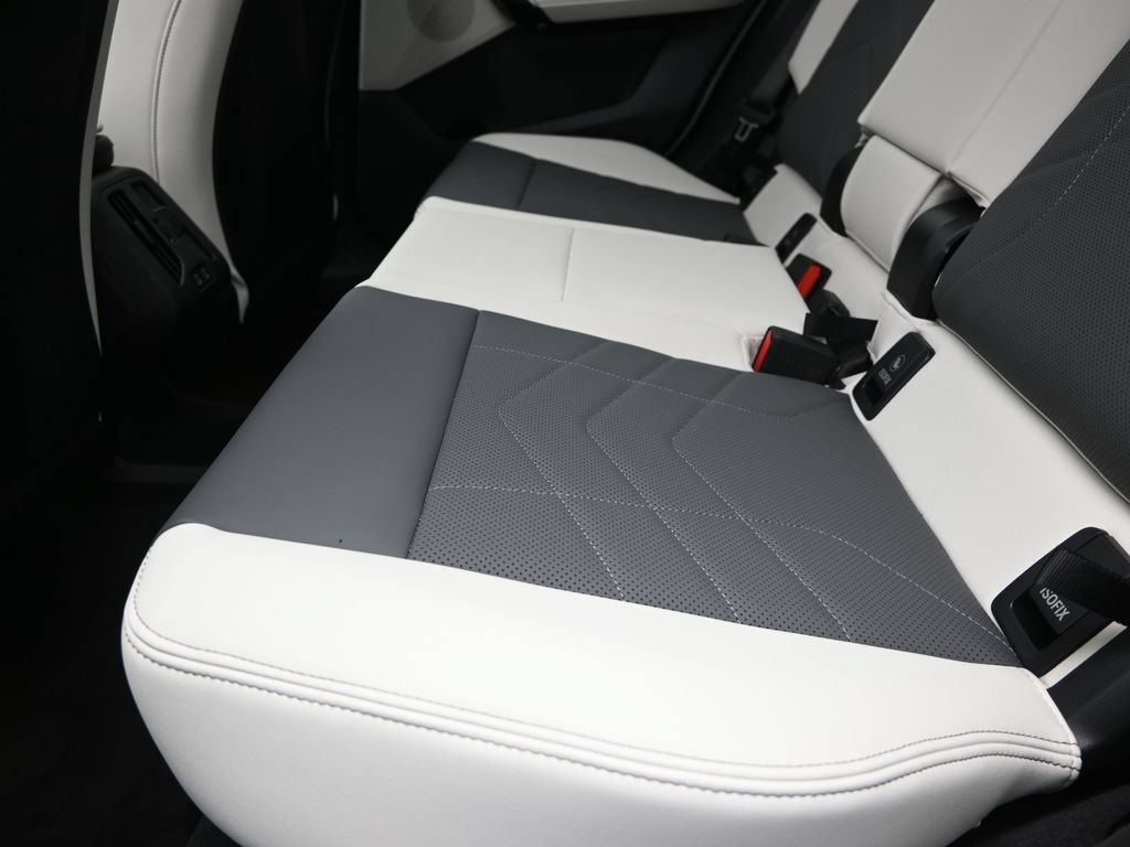 New 2026 BMW X1 xDrive28i w/ Technology Package AWD/4WD image 16