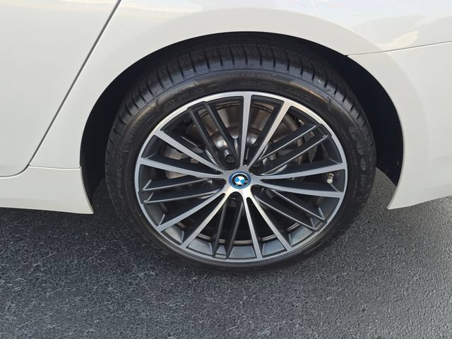 Used 2023 BMW 530e xDrive AWD/4WD image 14