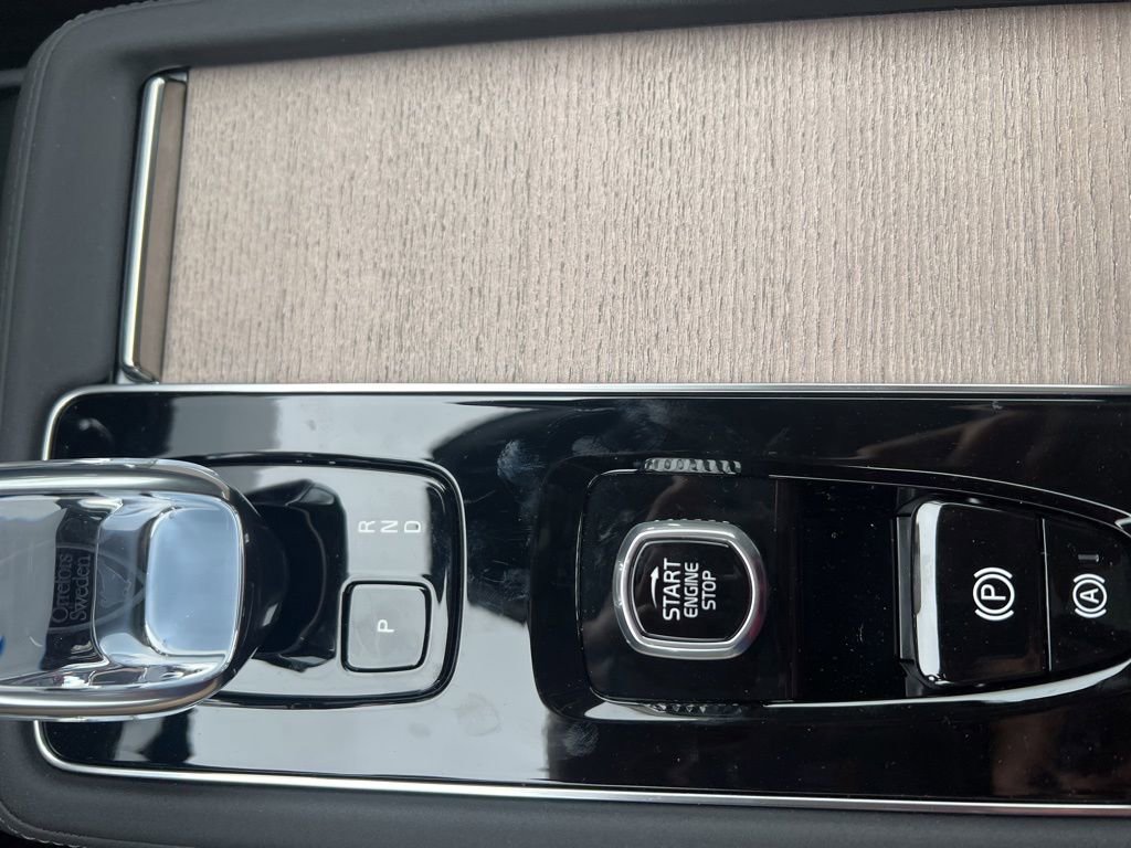 New 2026 Volvo XC90 B6 Plus w/ Protection Package Premier image 24