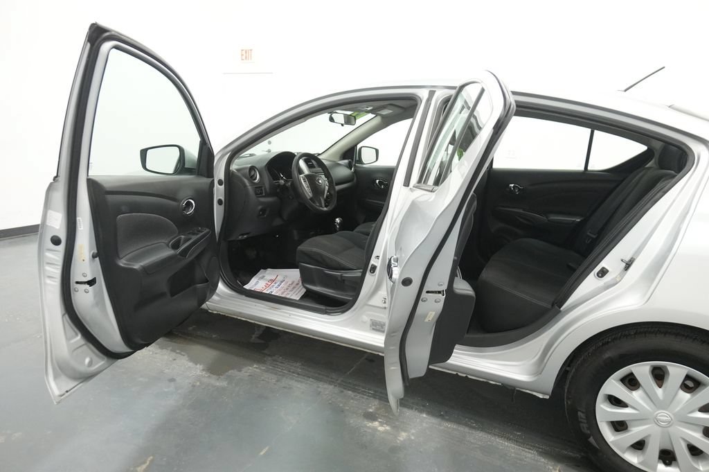 Used 2017 Nissan Versa SV FWD image 17
