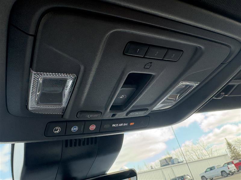 Used 2023 Chevrolet Silverado 1500 High Country w/ Technology Package image 13