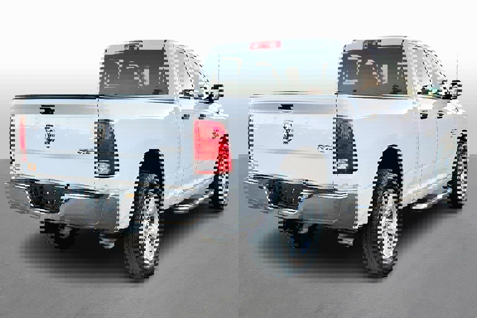 Used 2015 RAM 1500 Express image 2