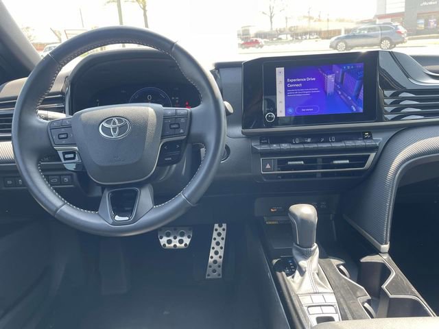 Used 2025 Toyota Camry SE image 12