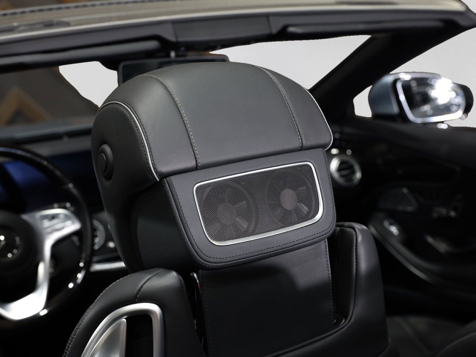 Used 2019 Mercedes-Benz S 560 Cabriolet w/ AMG Line Exterior image 24