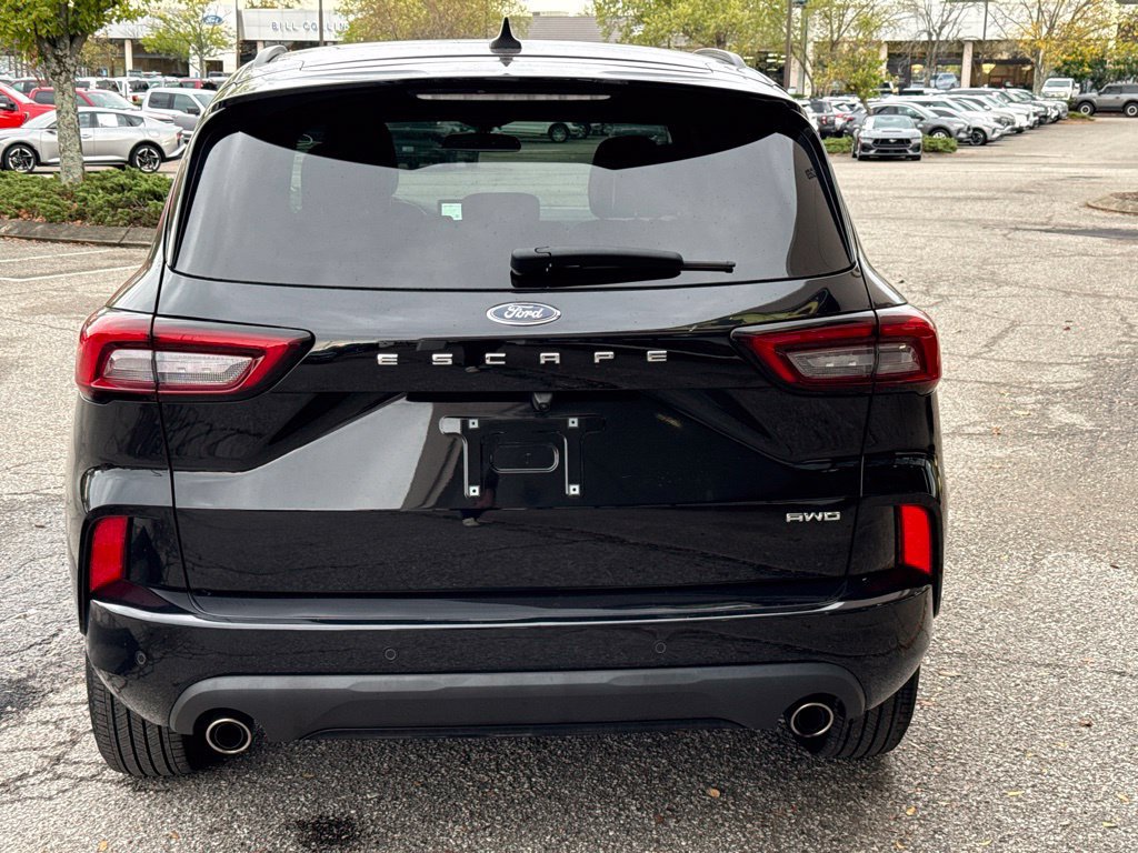 Used 2024 Ford Escape ST-Line w/ Tech Pack #1 AWD/4WD image 12