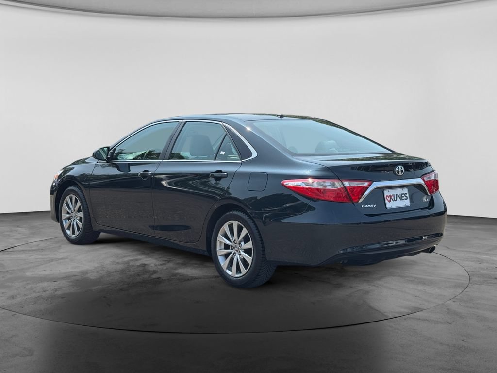 Used 2015 Toyota Camry XLE w/ Moonroof Package FWD image 8