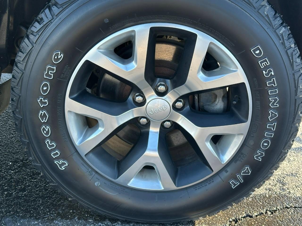 Used 2017 Jeep Cherokee Trailhawk w/ Cold Weather Group image 7