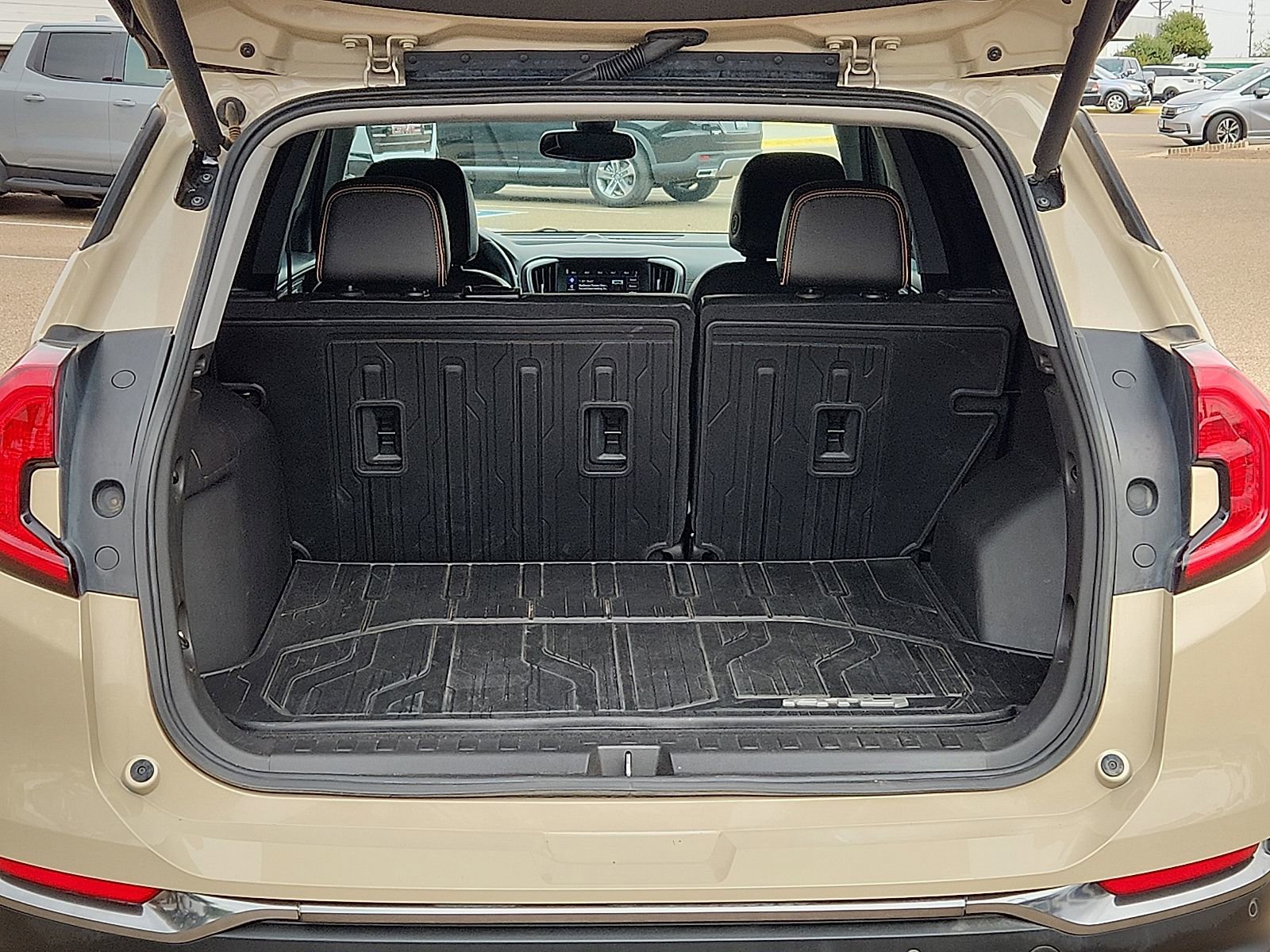 Used 2022 GMC Terrain AT4 w/ Tech Package image 10