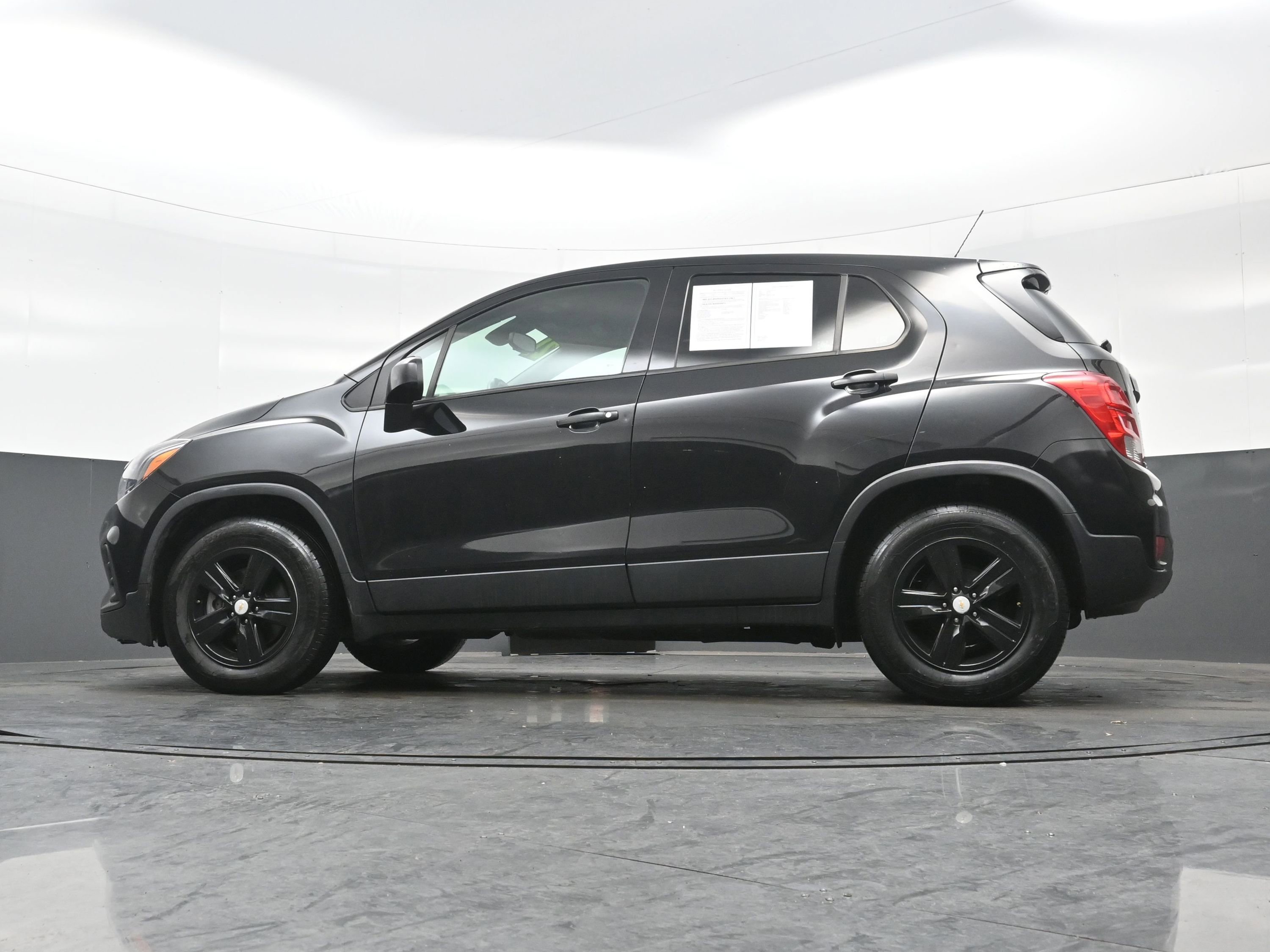 Used 2021 Chevrolet Trax LS image 24