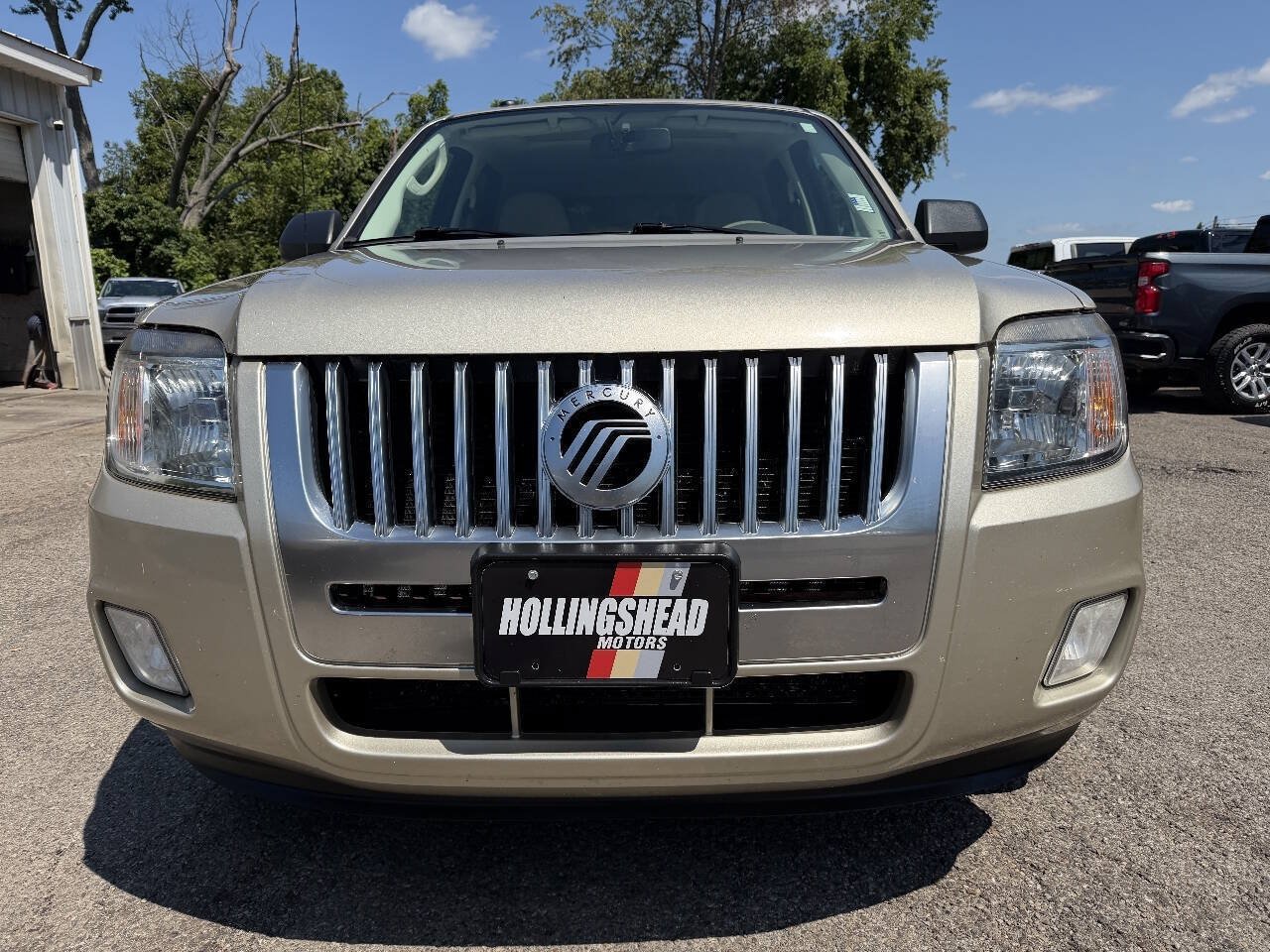 Used 2010 Mercury Mariner 2WD image 2