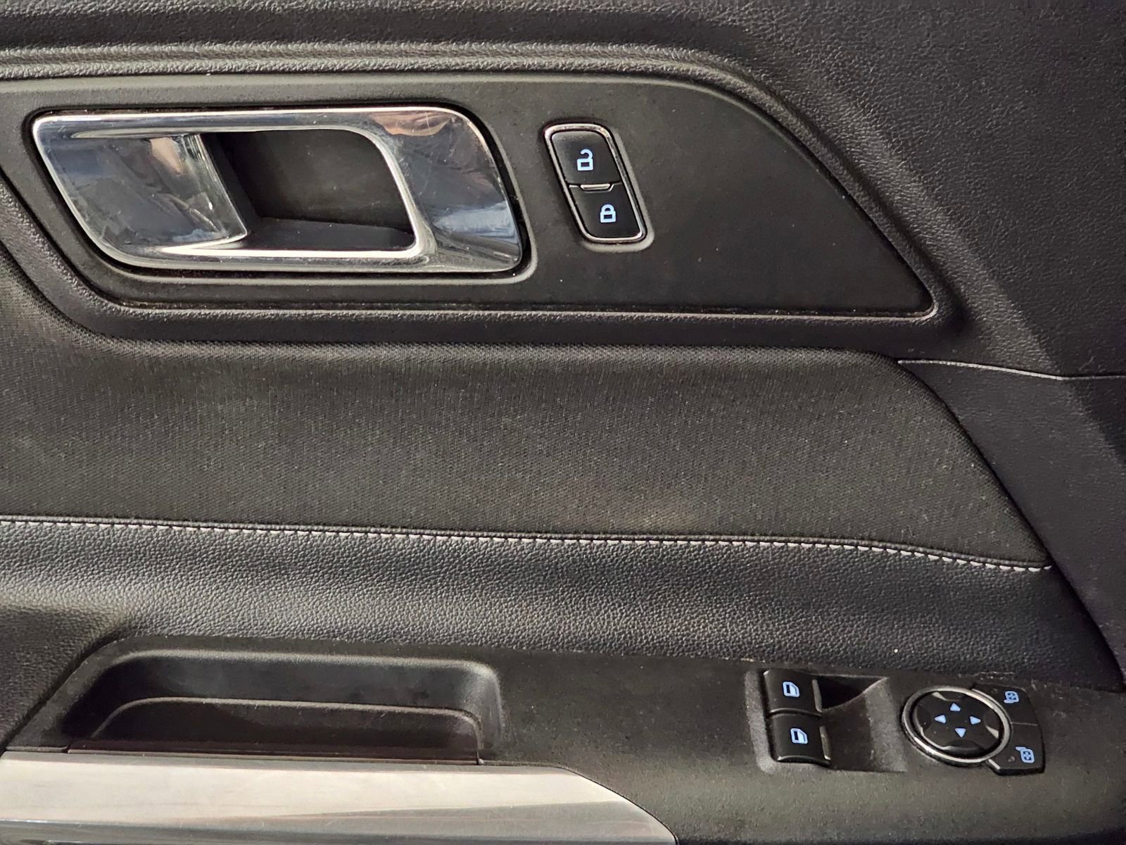 Used 2015 Ford Mustang GT RWD image 15