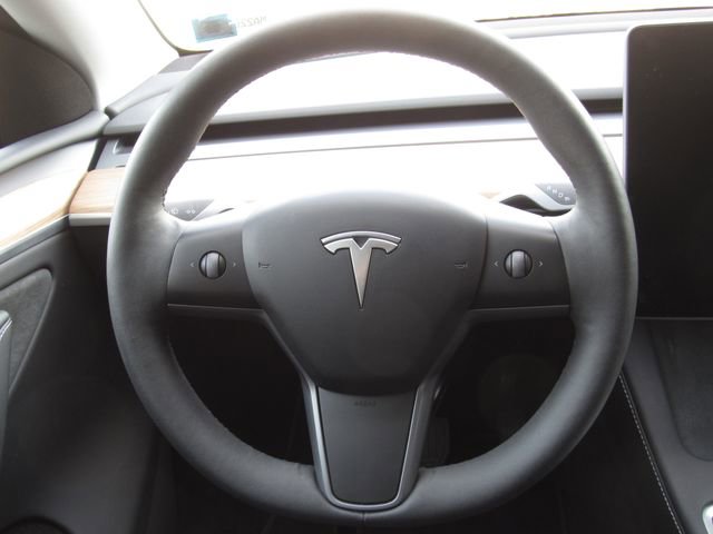 Used 2024 Tesla Model Y Long Range AWD/4WD image 23