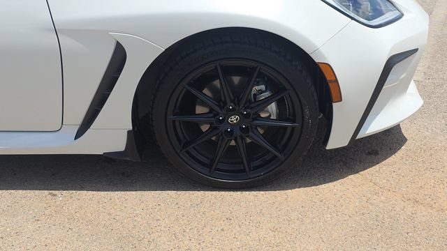 Used 2025 Toyota GR86 Premium RWD image 28