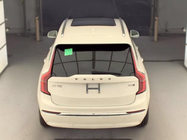 Used 2025 Volvo XC90 B5 Plus AWD/4WD image 5