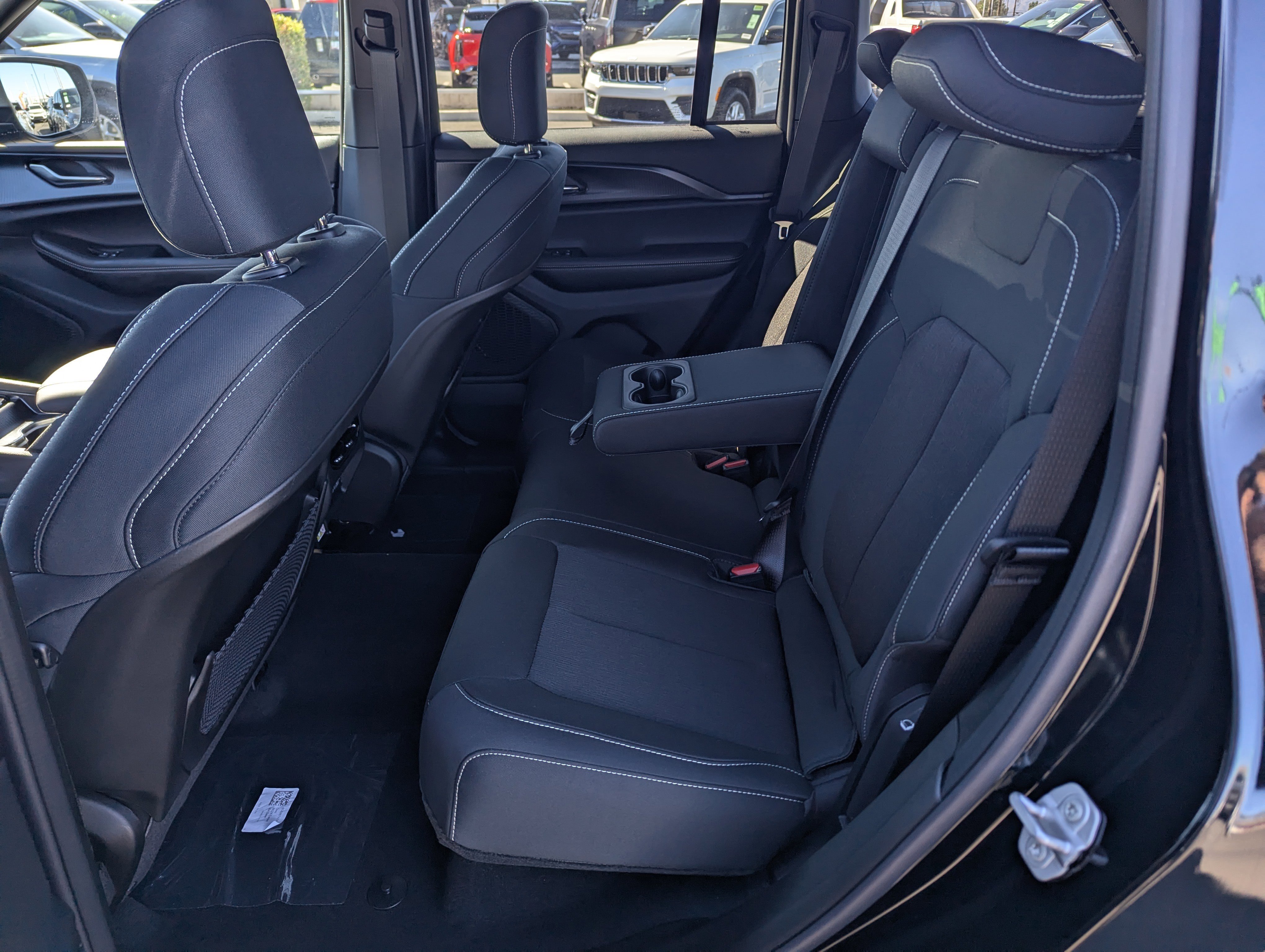 New 2025 Jeep Grand Cherokee Laredo w/ Luxury Tech Group I image 8