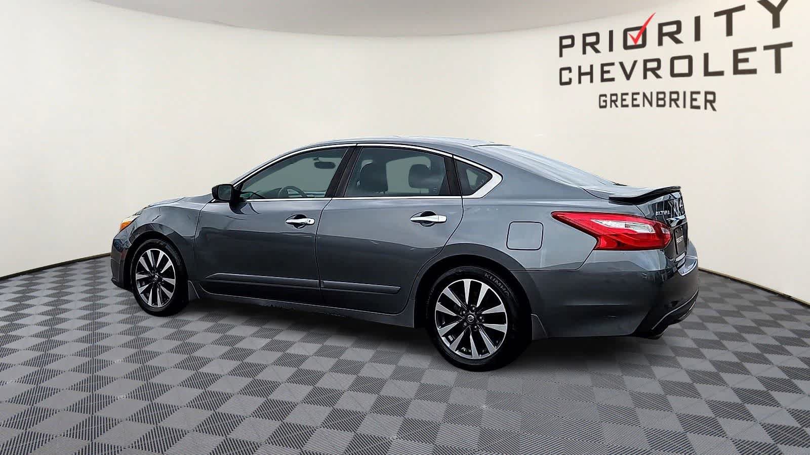 Used 2017 Nissan Altima 2.5 SV FWD image 6