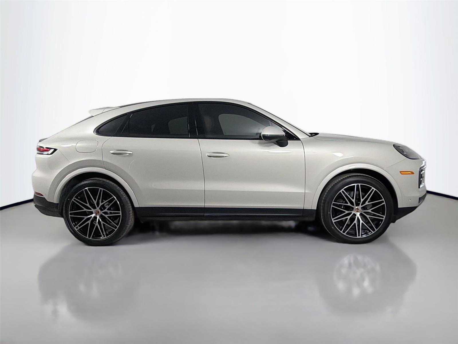 Certified 2026 Porsche Cayenne Coupe AWD/4WD image 8