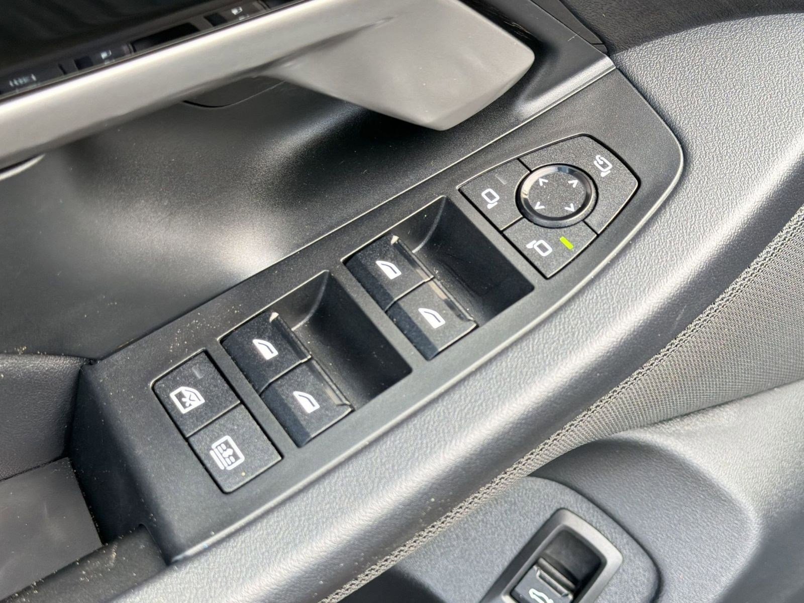 Certified 2025 BMW 530i RWD image 21