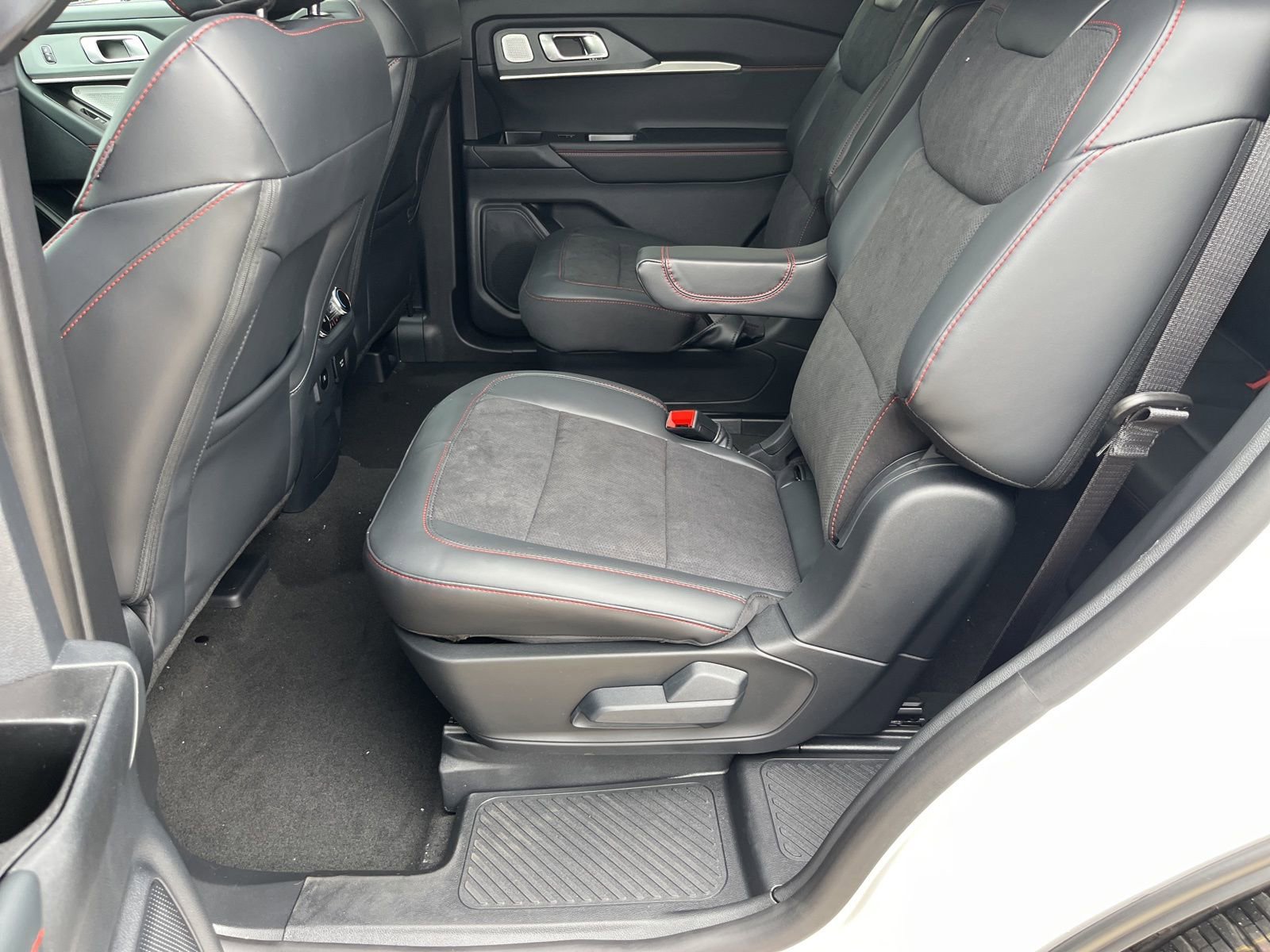 New 2026 Ford Explorer ST w/ Sun And Sound Package image 38