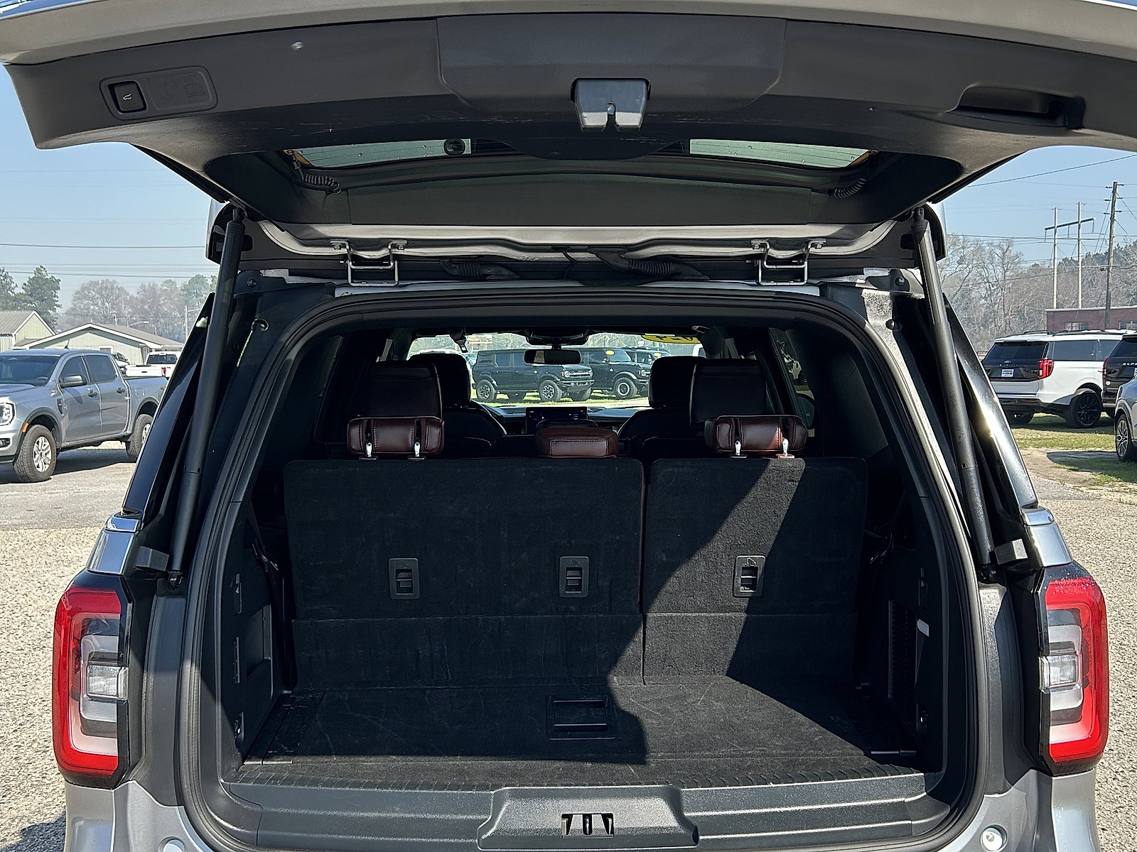 Used 2024 Ford Expedition Limited image 5