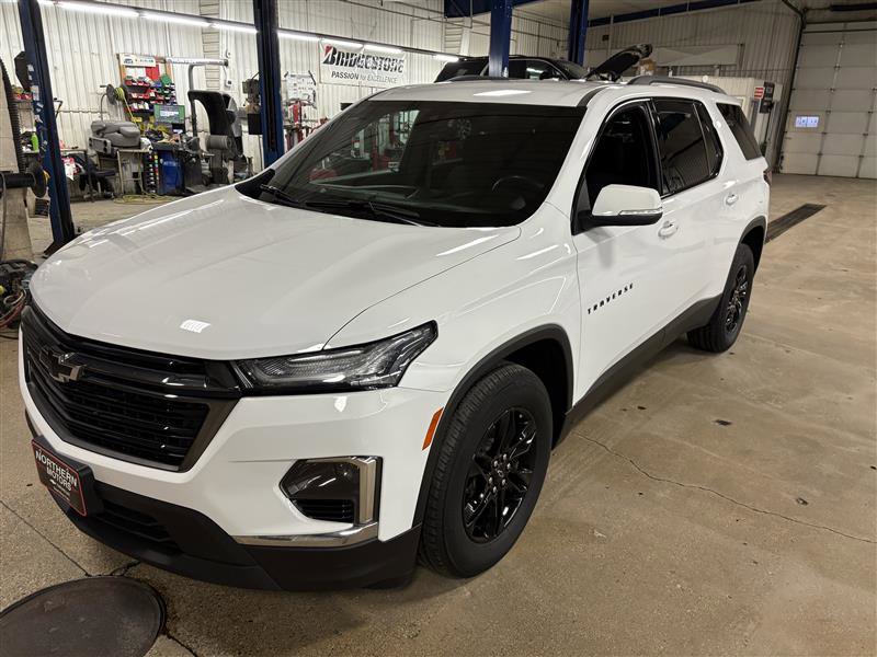 Used 2022 Chevrolet Traverse LT w/ Midnight/Sport Edition image 2