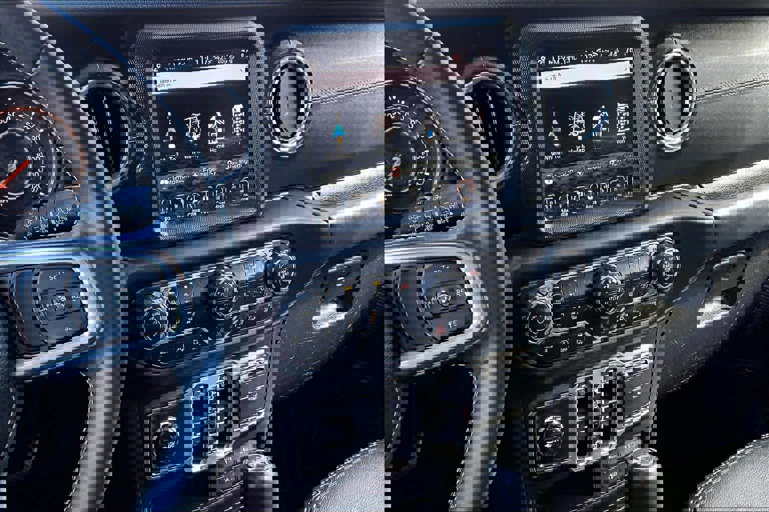 Used 2018 Jeep Wrangler Unlimited Sahara image 7