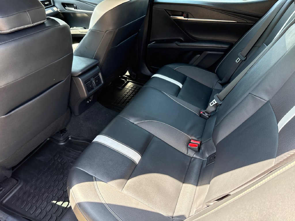 Used 2025 Toyota Camry SE w/ Multimedia Upgrade Package FWD image 17