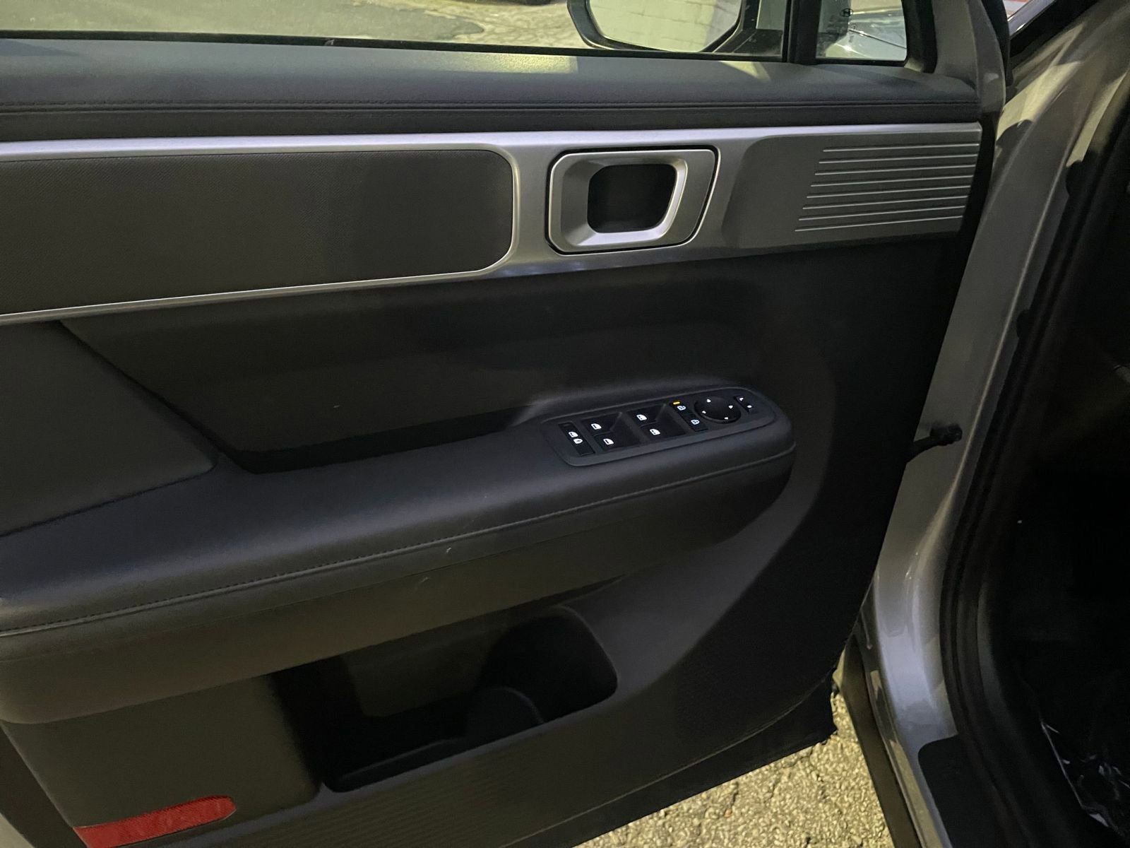 Used 2025 Hyundai Santa Fe SEL image 18