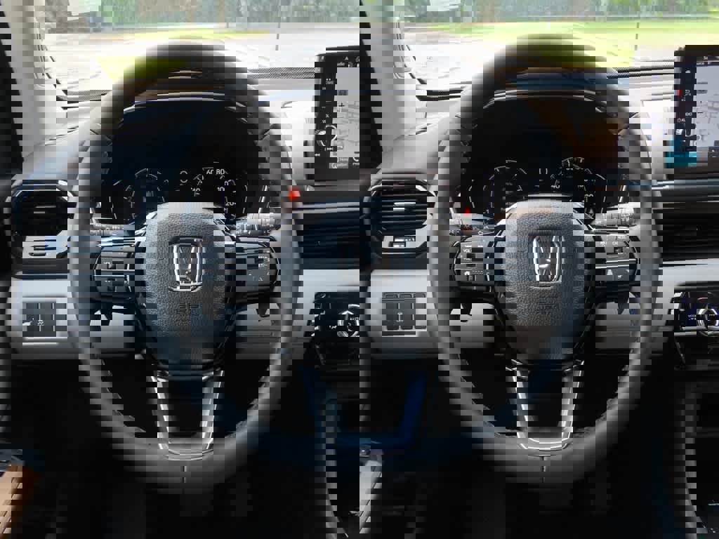 New 2025 Honda Pilot Touring image 19