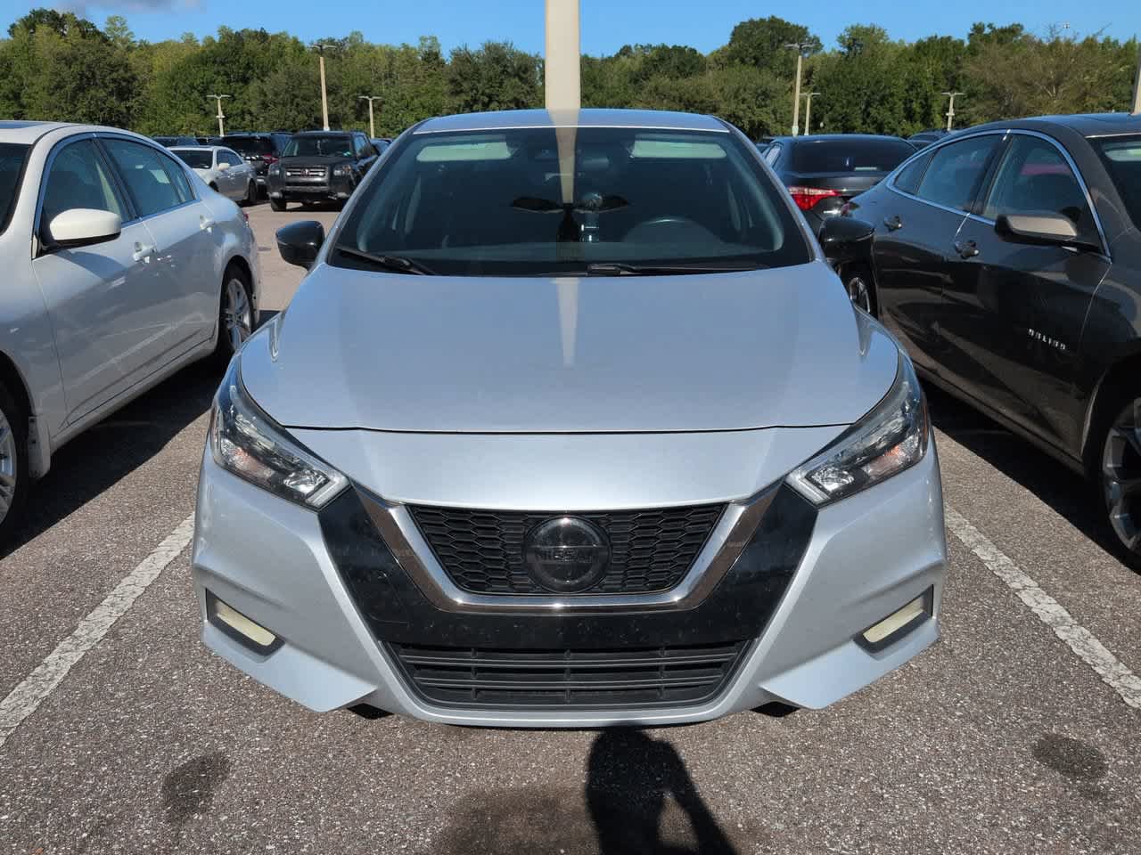 Used 2020 Nissan Versa SR FWD image 7
