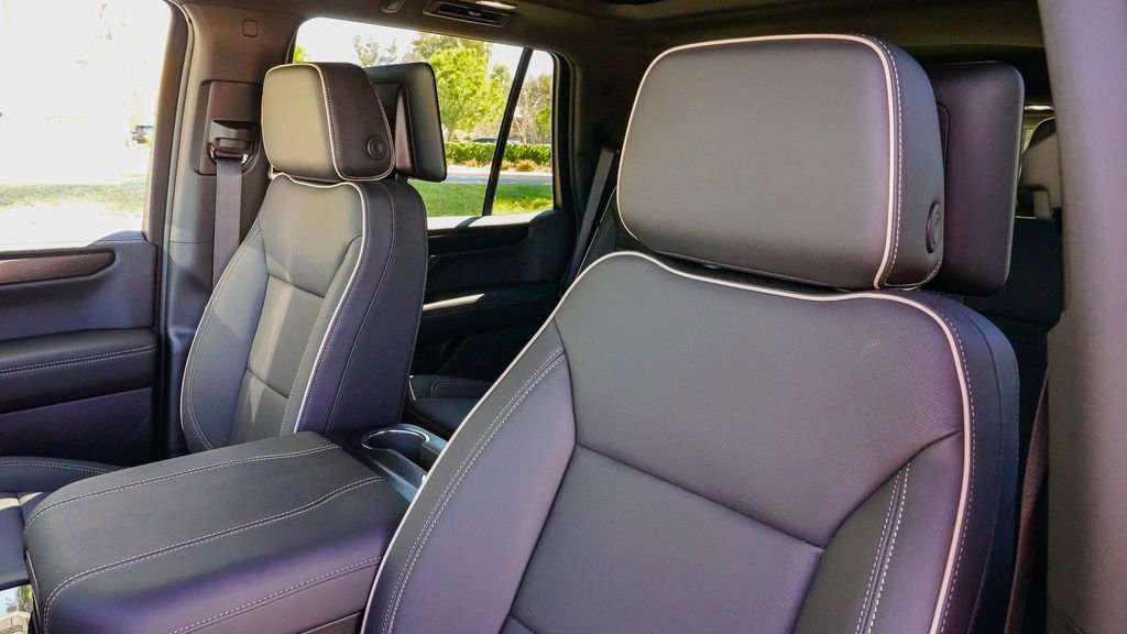 New 2026 GMC Yukon Elevation image 15