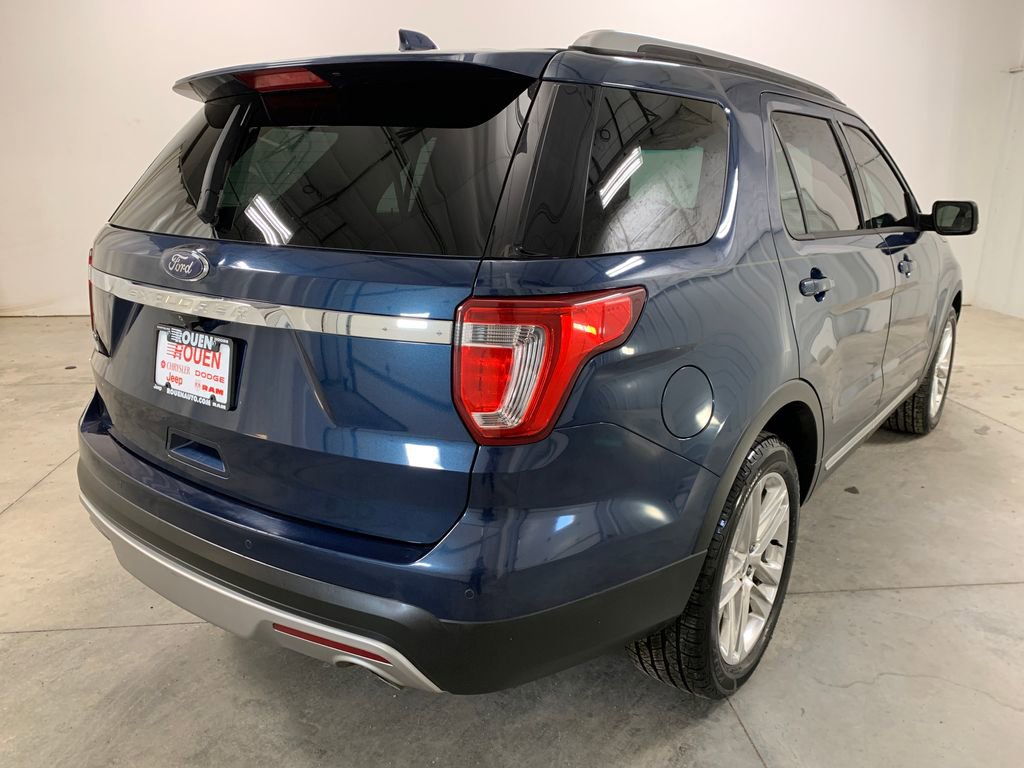 Used 2017 Ford Explorer XLT w/ Equipment Group 202A image 28